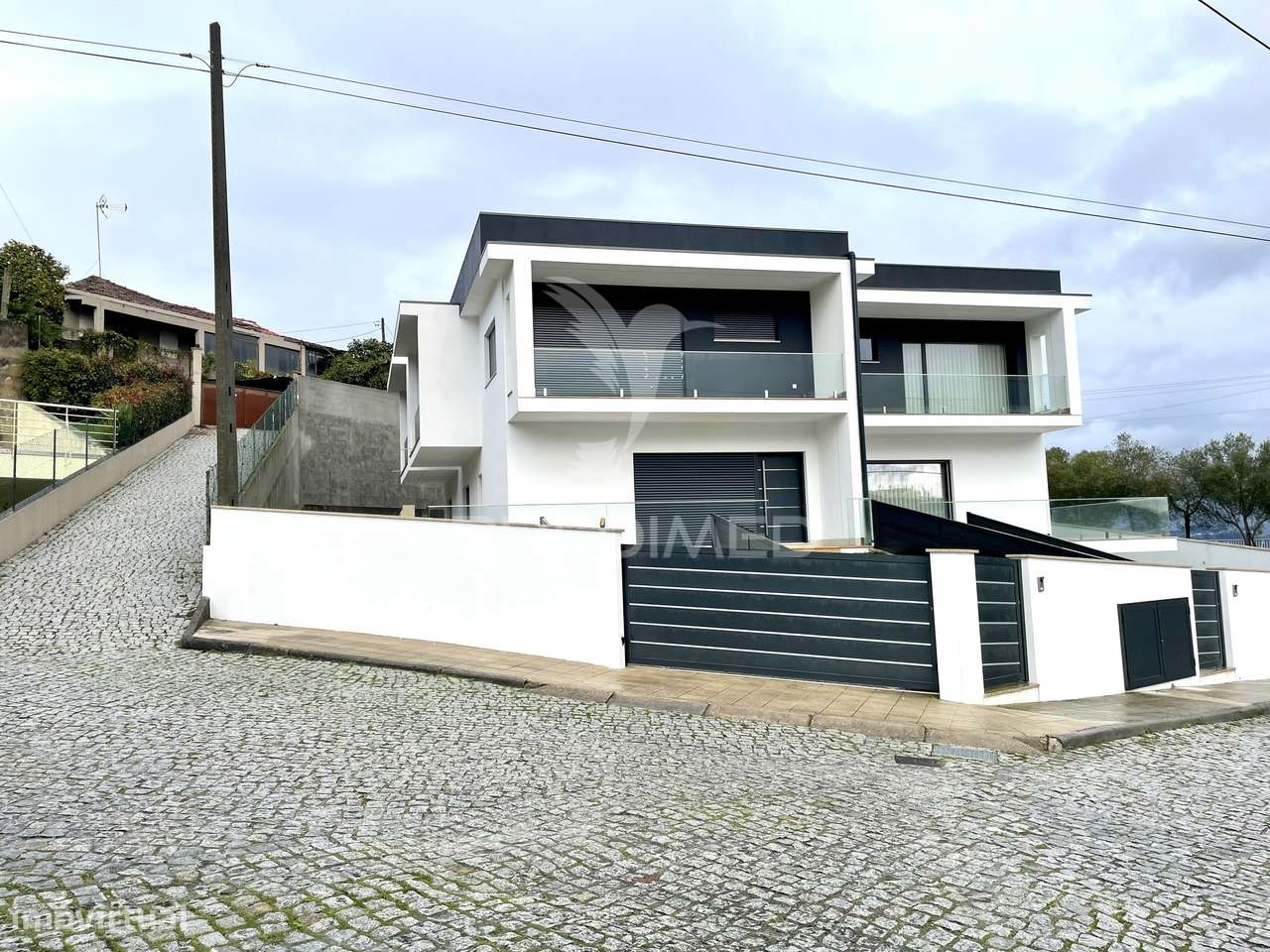 Moradia T3 + 1 Escritório | Elevado Padrão | Design Contemporâneo |... - Grande imagem: 2/39