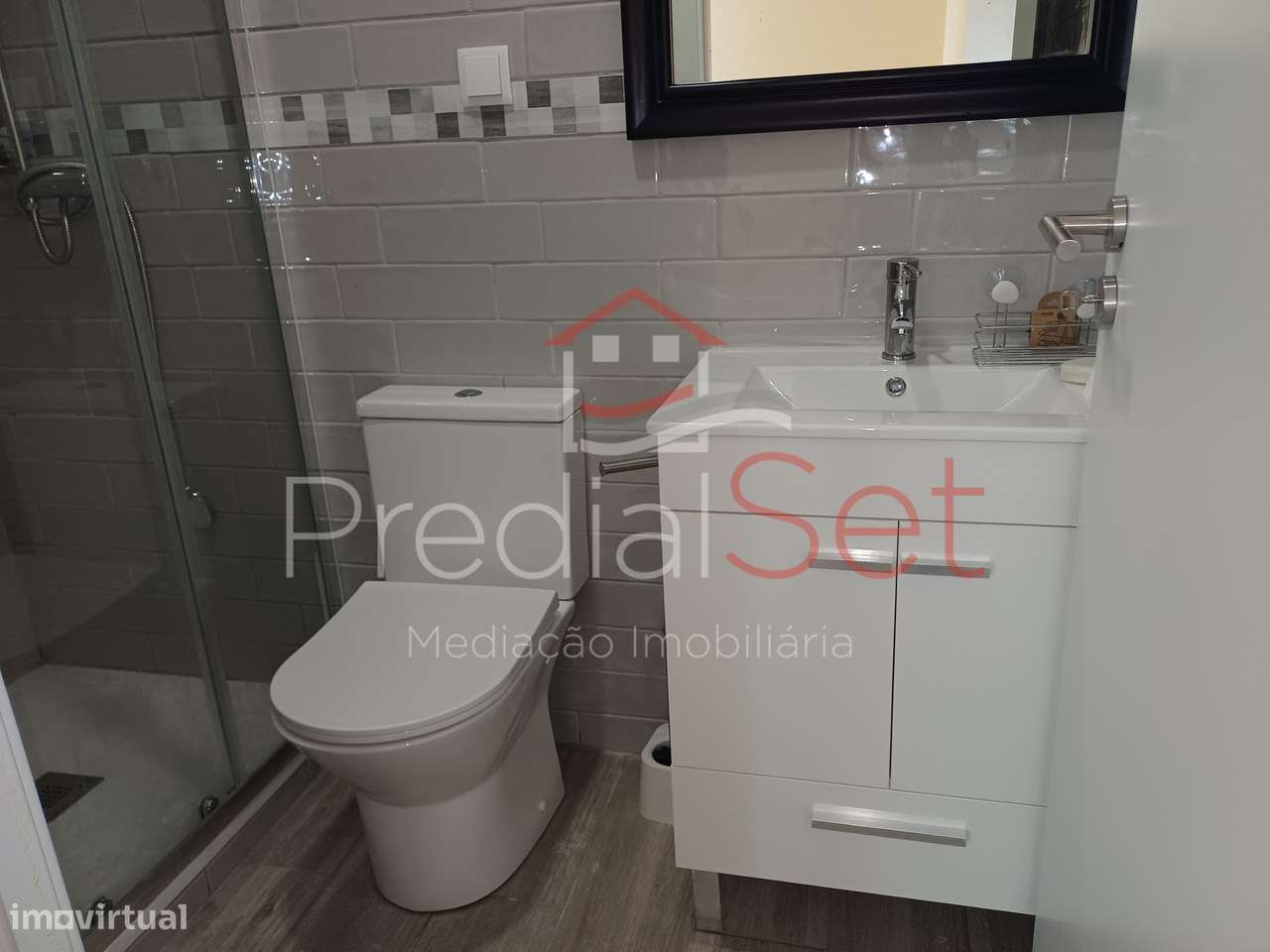 Moradia T3 Totalmente remodelada em Setúbal-9