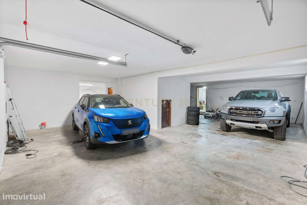 MORADIA Isolada com entradas Independentes.-24