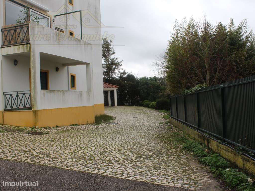 Apartamento T2 com garagem a 10min da praia-45