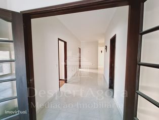 Apartamento T4 com mais de 200m2