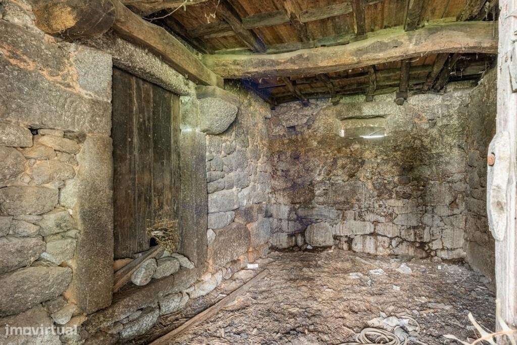 Casa Senhorial em Cunha, Braga – Excelente Oportunidade de Investiment-16