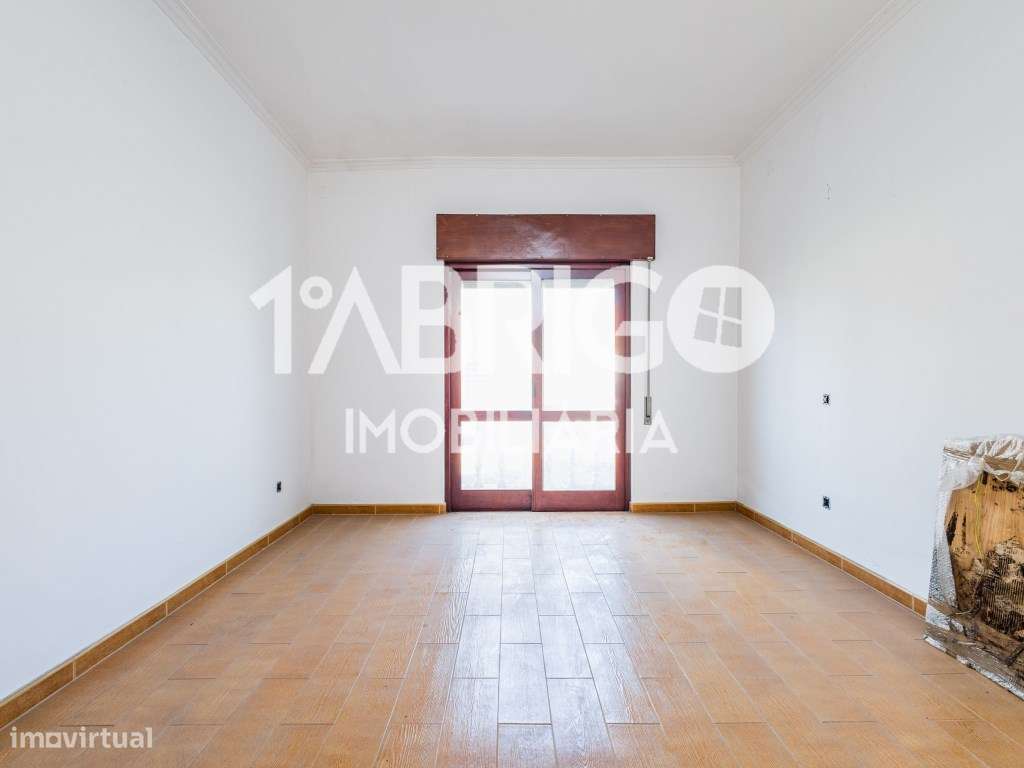 Moradia T4, perto do centro da cidade da Marinha Grande - Grande imagem: 5/23