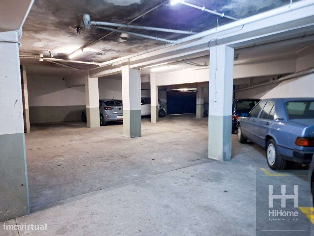 Apartamento T3 com garagem, centro Funchal, vista mar, serra e cidade.-25