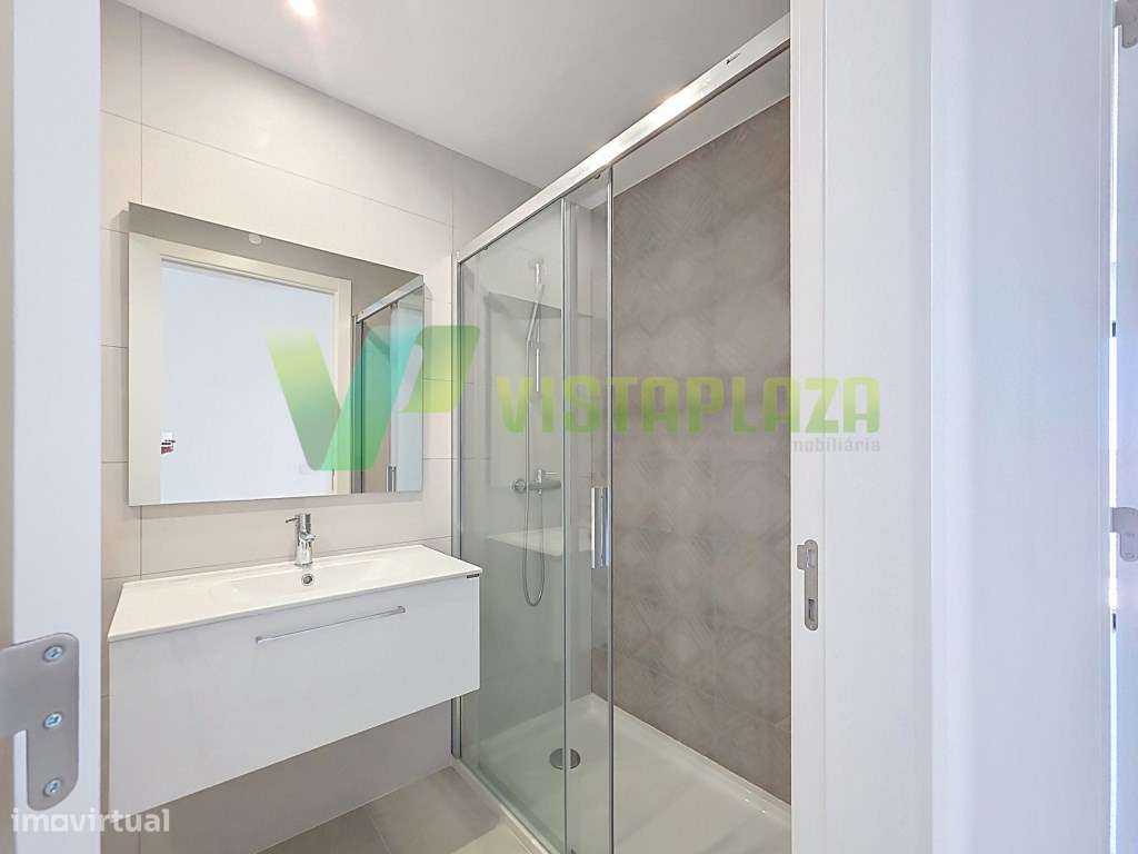 Apartamento Duplex com Terraço e Vista Panorâmica, piscina e garage...-18