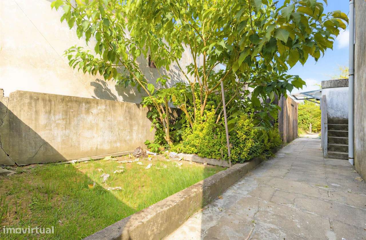 Casa Bifamiliar na Senhora da Hora | 185 m2 | Terreno com Cerca de...-23