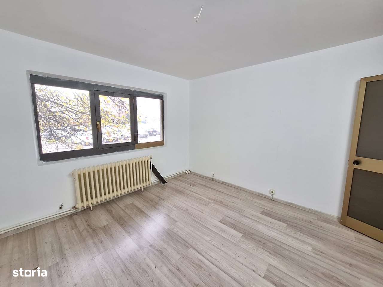 Spatiu comercial 75mp parter,9 Mai-6