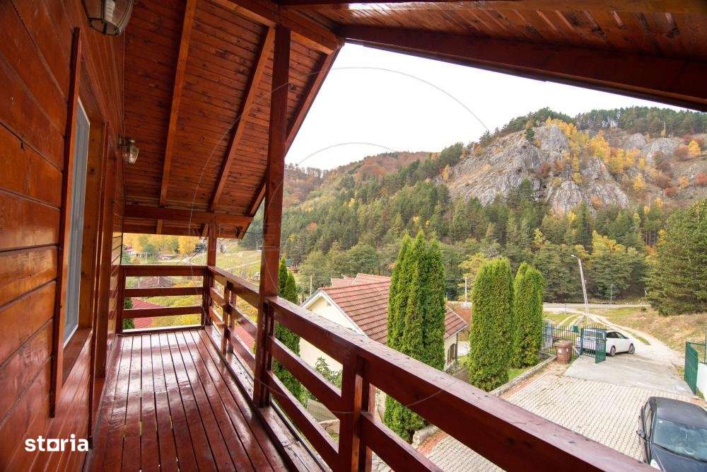 VANZARE / SCHIMB  PENSIUNE in zona de munte, langa Pestera Muierilor - Imagine principală: 3/17