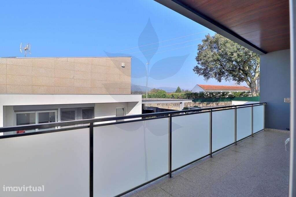 Venda Moradia Geminada Palmeira T4-39