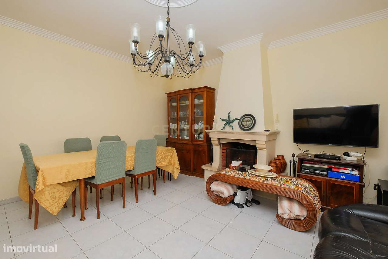 Apartamento T4 na Amora, Seixal-9