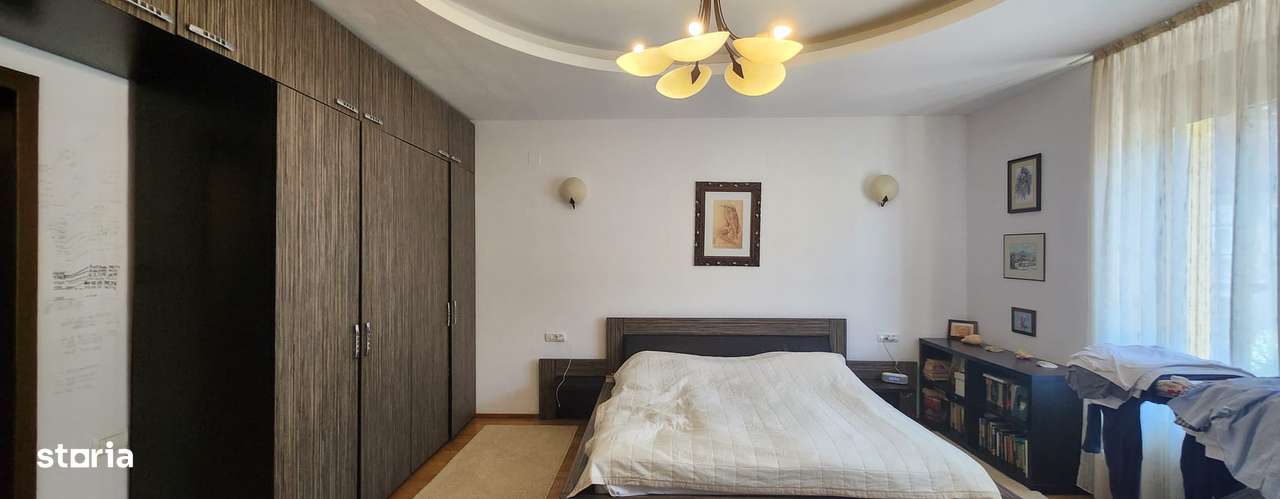 Apartament 4 camere, 2 bai, centrul civic, curte, garaj. - Imagine principală: 2/16