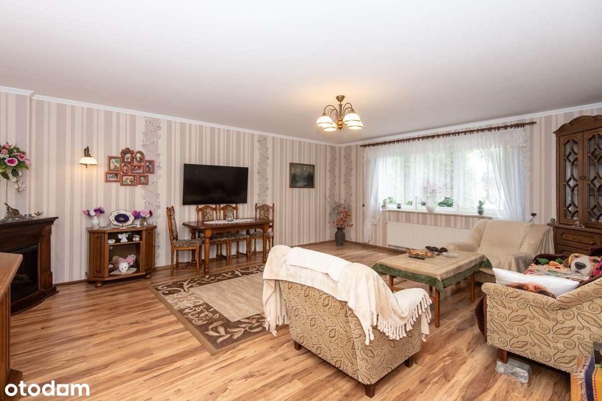 Bliźniak w samym Centrum Komornik-6