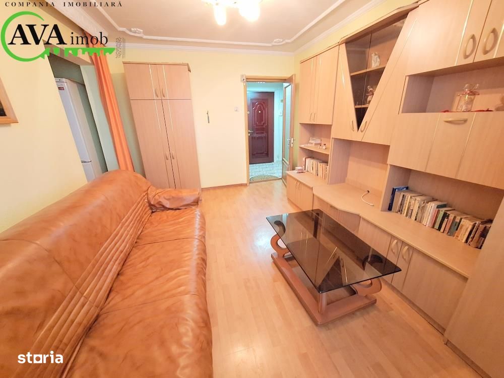 Apartament 2 camere semidecomandat, zona Cora