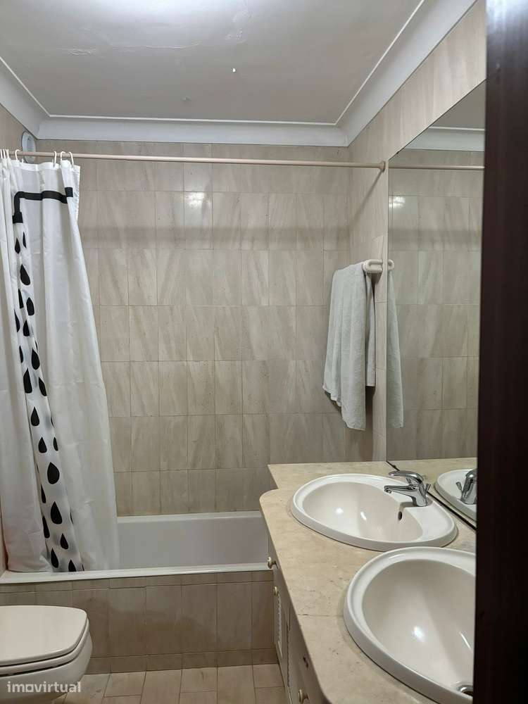 Bom T4 c/ terraço/varandas/nascente poente, a 5 minutos a pé do metro-38