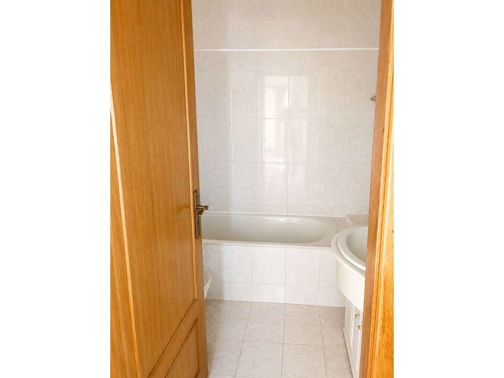 Apartamento T3 com garagem em Canidelo-13