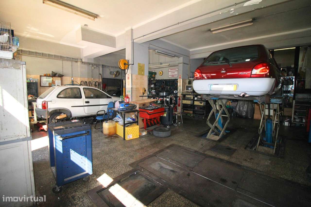 Venda de Oficina + Imóveis – Auto-Central da Arrentela - Grande imagem: 4/16