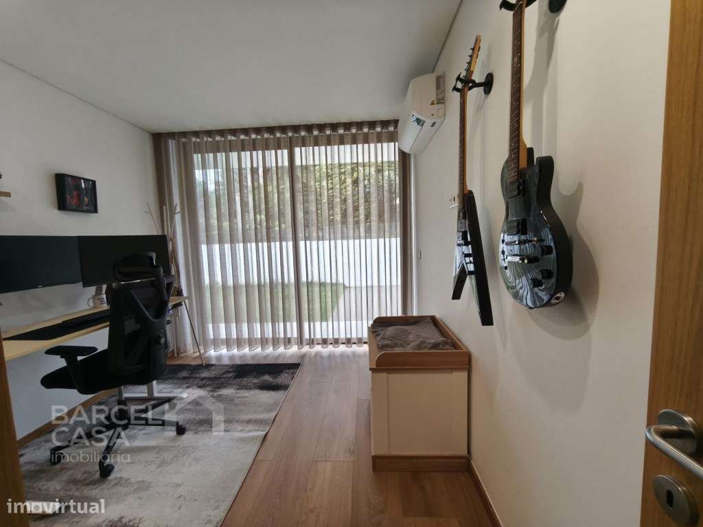 Oportunidade Única: Moradia T3 Térrea Semi-Nova em Manhente!-18