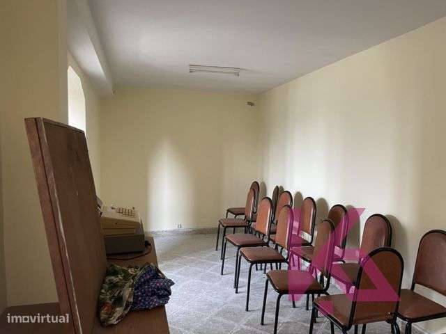 Restaurante com Apartamento T1-7