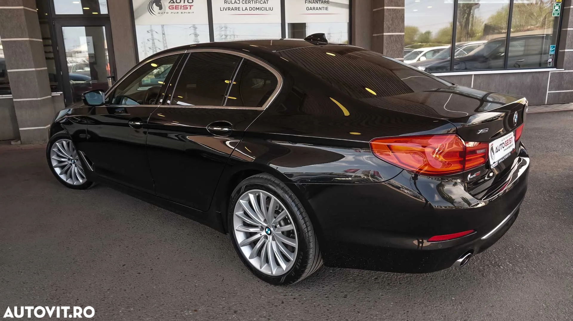 BMW Seria 5 530d xDrive AT - 39