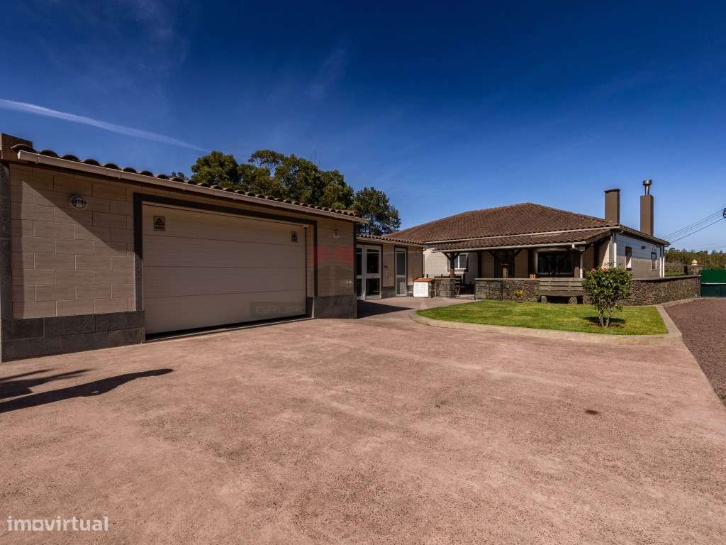 Moradia T3 Contemporânea com Grande Jardim em Rabo de Peixe , São M...-37