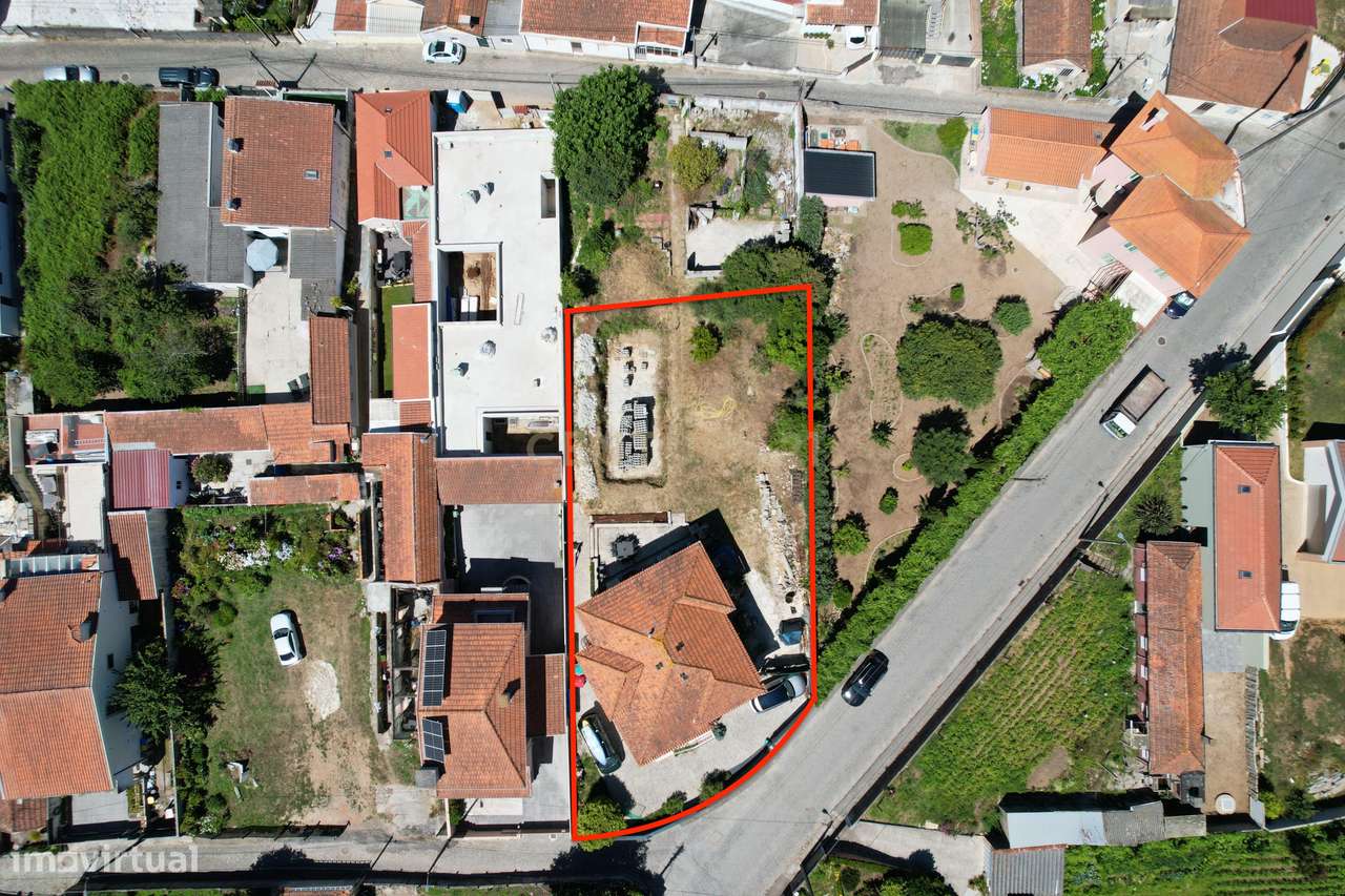 Moradia para Remodelação com Projeto Aprovado em São Félix da Marinha--10