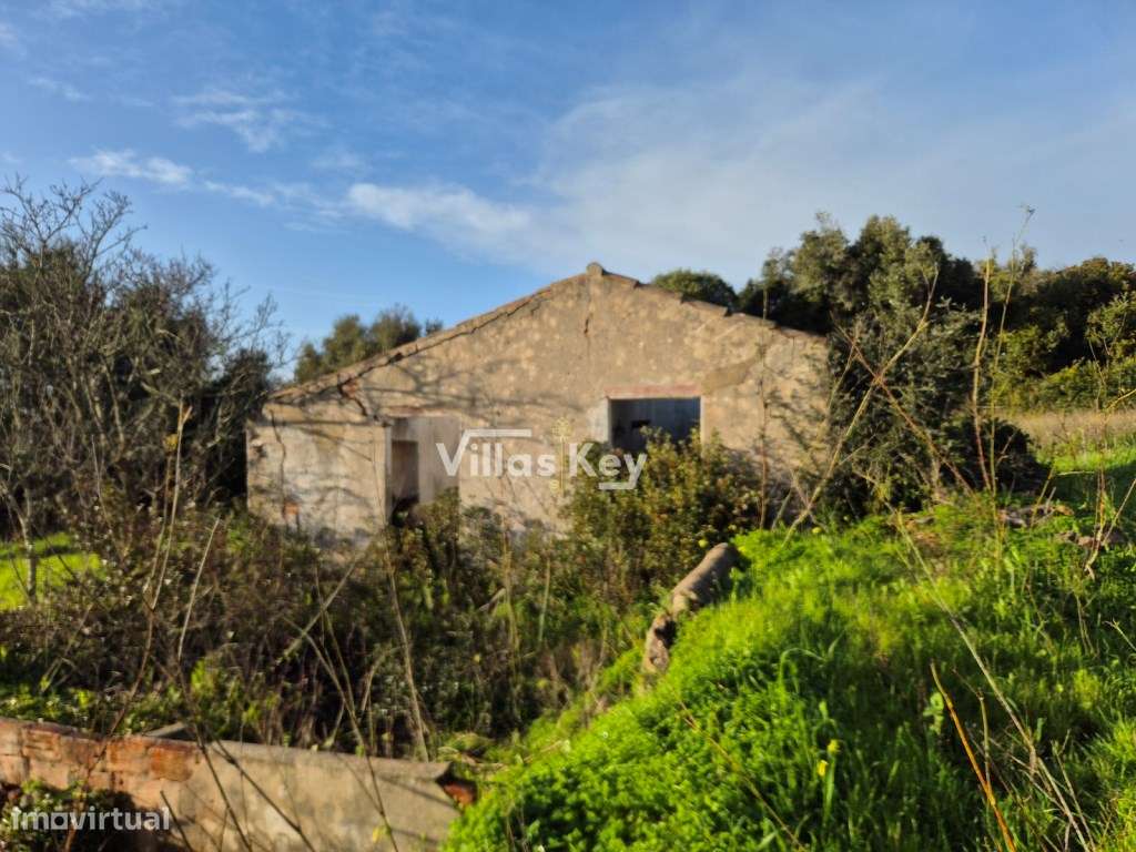 Terreno misto com Ruina perto da praia da Boca do Rio - Grande imagem: 4/16