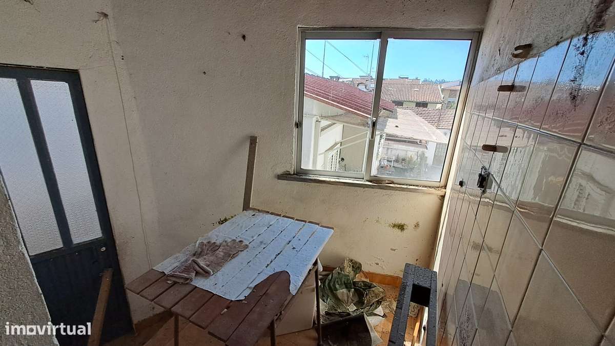 Moradia T3 - Bairro Norton de Matos - Com Projeto Aprovado-12