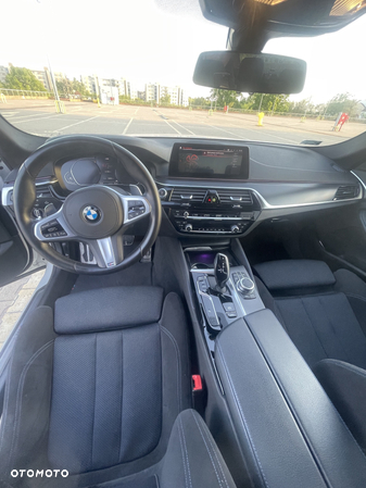BMW Seria 5 520d xDrive mHEV M Sport sport - 7