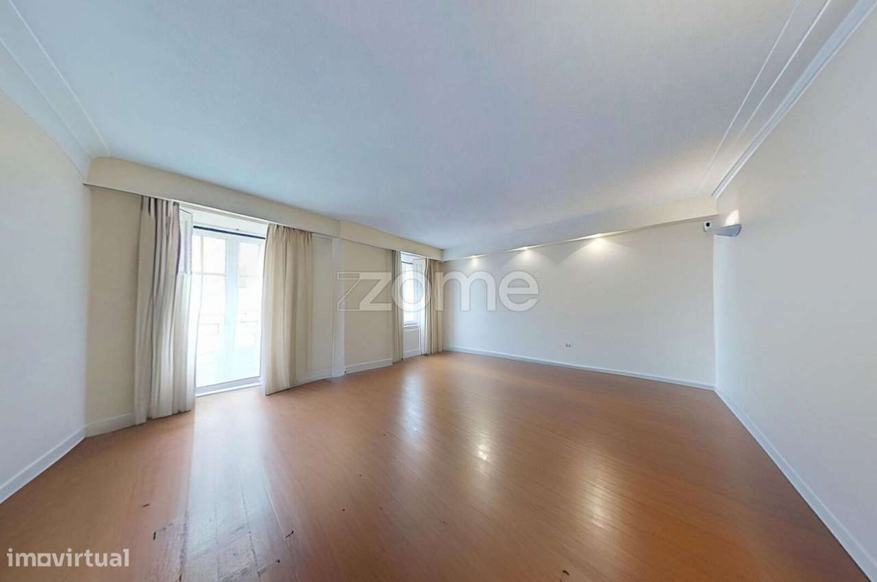Moradia T3+1 c/ terraço, jardim, garagem e/ou + outro T1Foz Velha-1