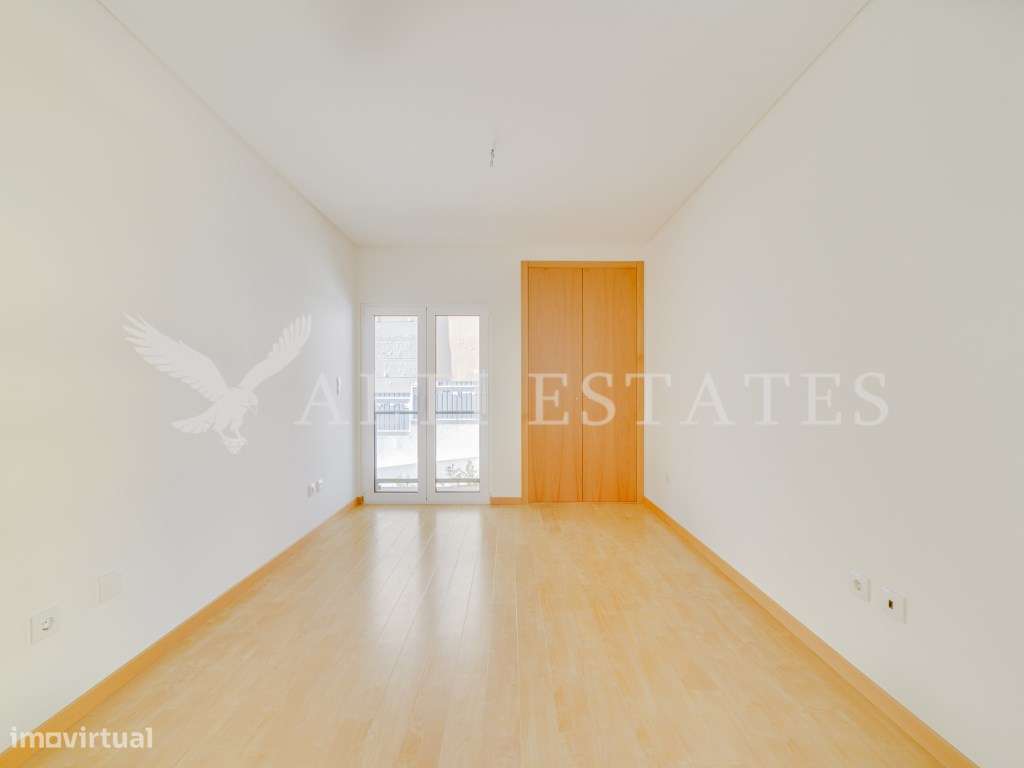 Apartamento Duplex T3 Virado a Sul com Vista Mar, Pronto a Estrear-15