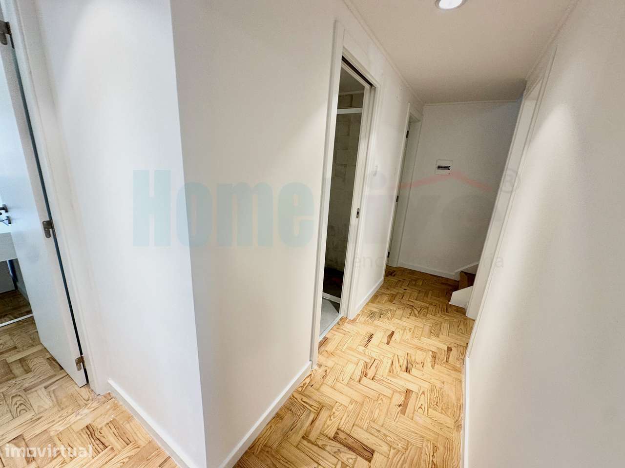 Apartamento T4 Remodelado e Mobilado Charquinho, Benfica-27