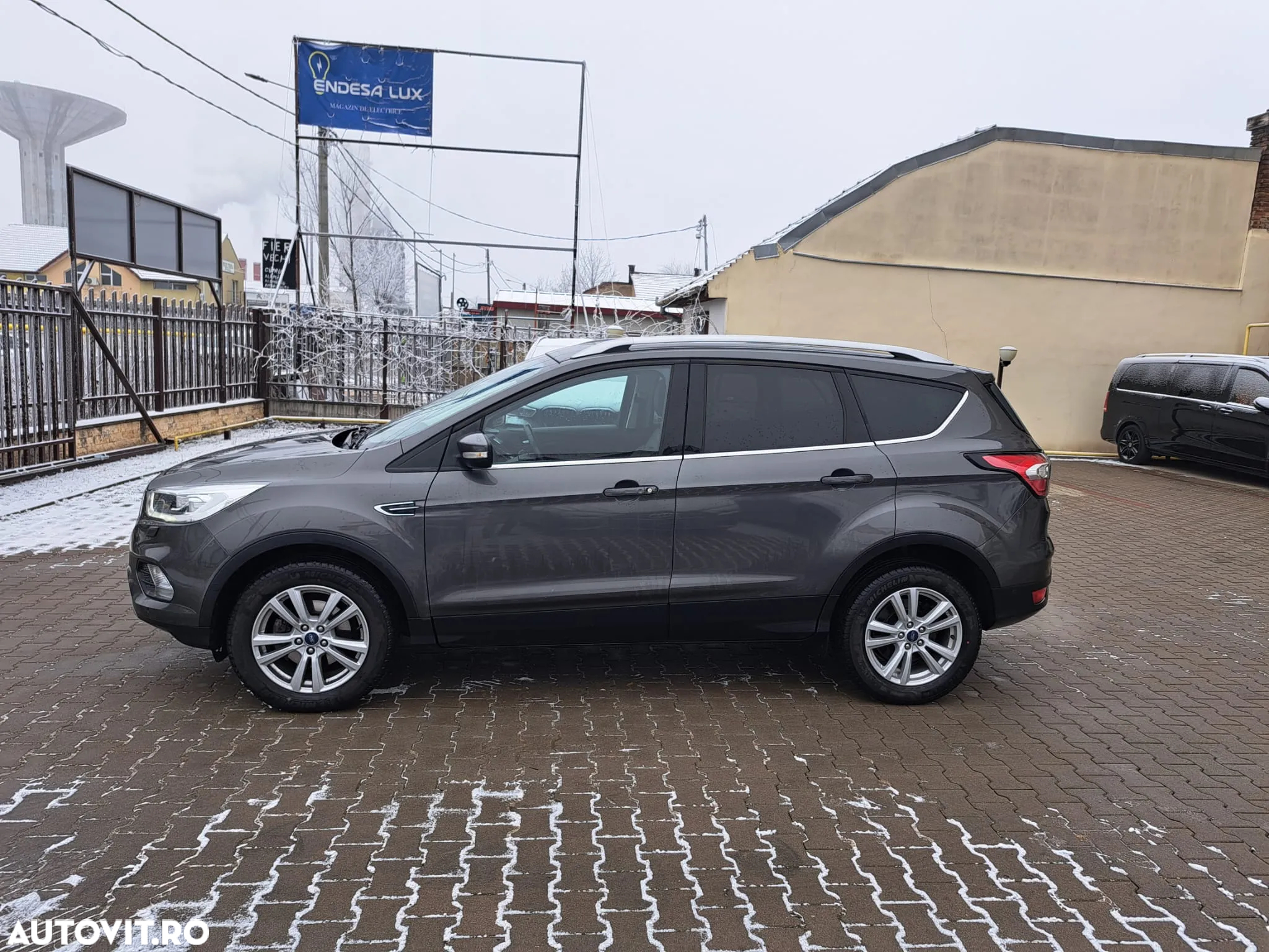 Ford Kuga 1.5 EcoBoost 2x4 Titanium - 5