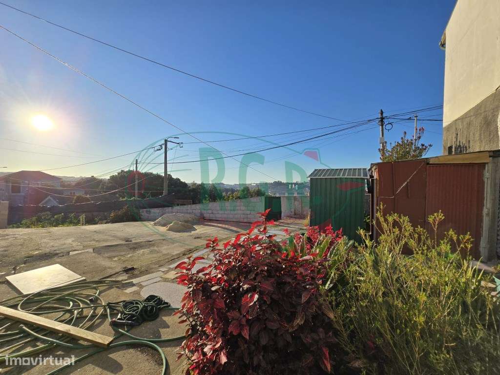 MORADIA T2 VISTAS RIO E PORTO-23