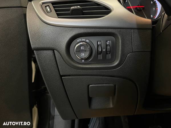 Opel Astra 1.2 Turbo Start/Stop Edition - 24