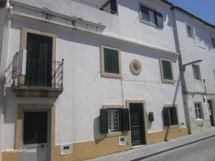 Arraiolos (centro histórico) Moradia V5, 3 pisos, terraço último piso