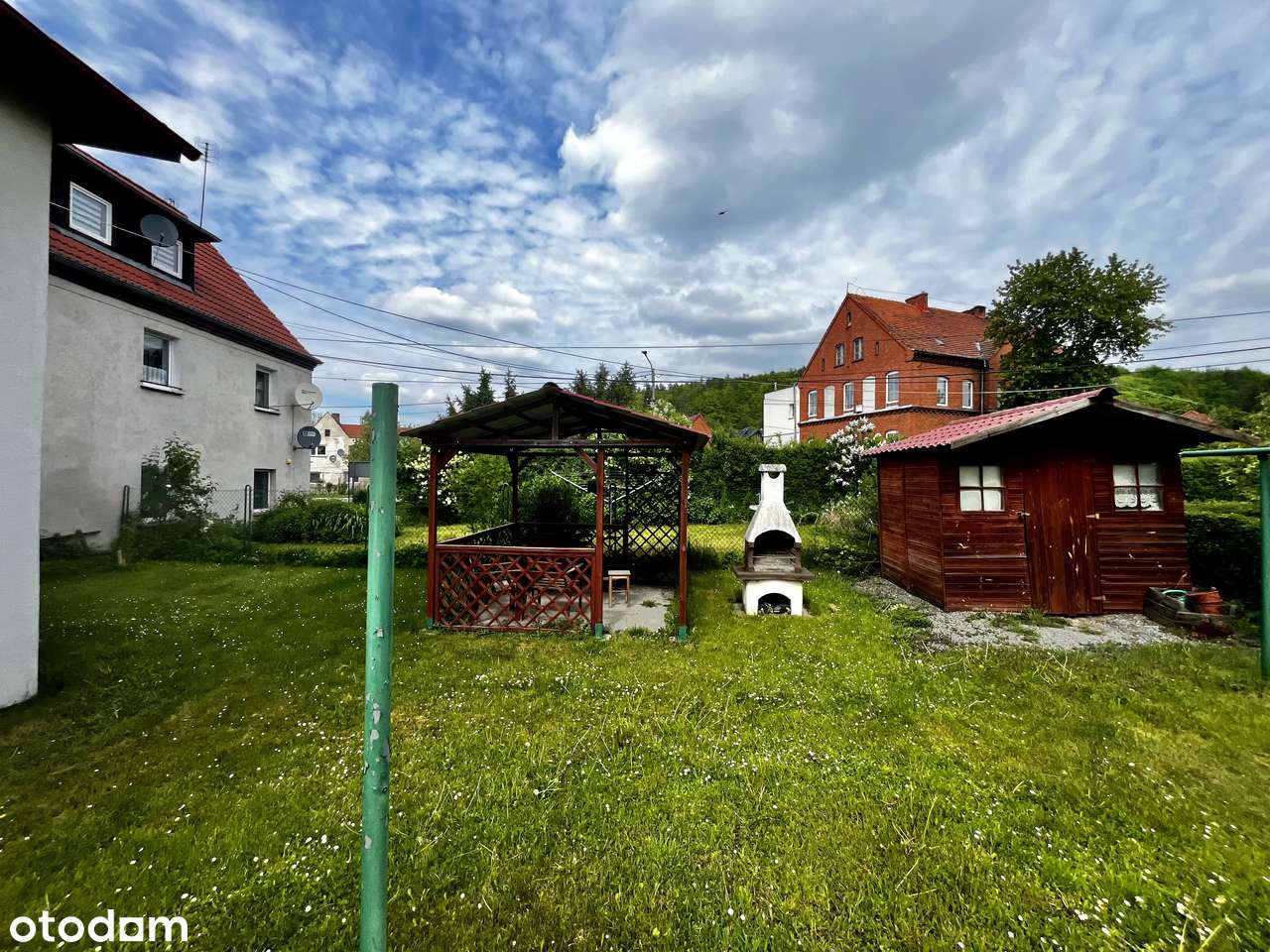 Duże mieszkanie 5 pokoi komórka garaż i ogródek altanka-14
