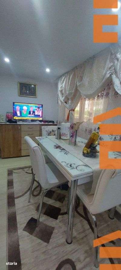 Garsoniera decomandata transformata in apartament cu 2 camere in zona - Imagine principală: 4/13