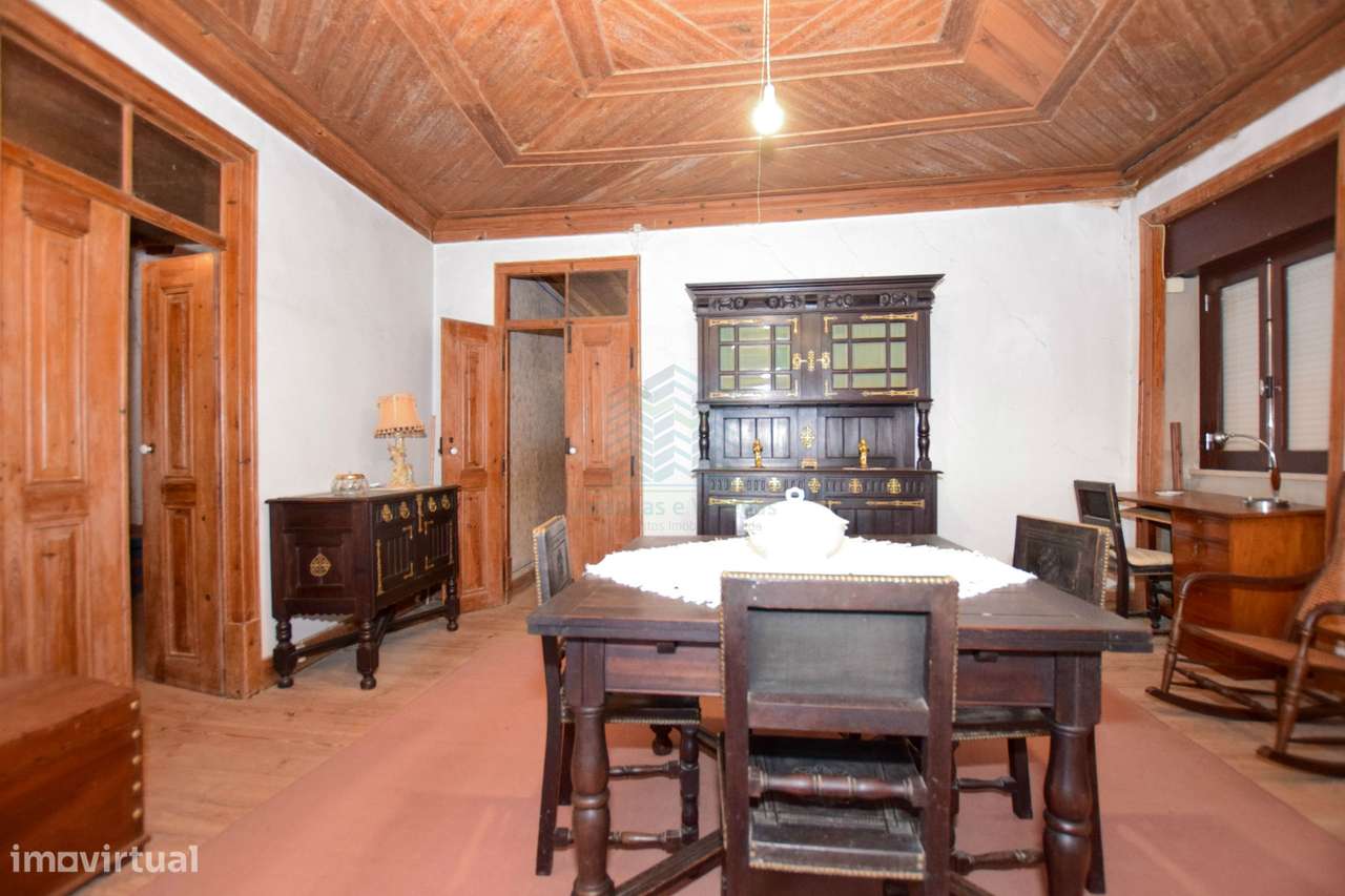 Moradia T7 com Garagem e Armazém - Alcorochel - Torres Novas-11