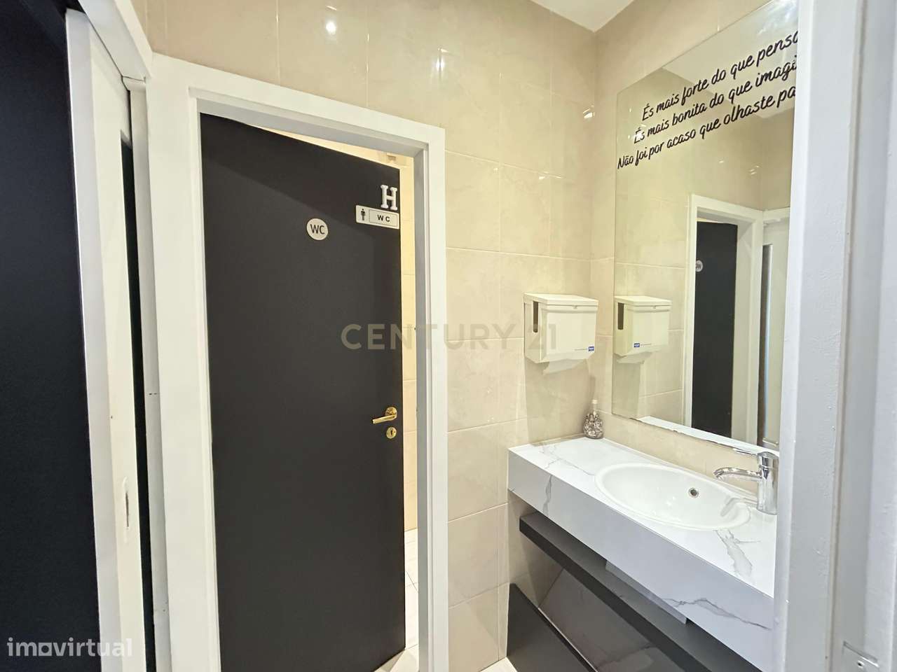 Trespasse de Cafetaria no Centro de Esposende com Grande Esplanada - Grande imagem: 4/42