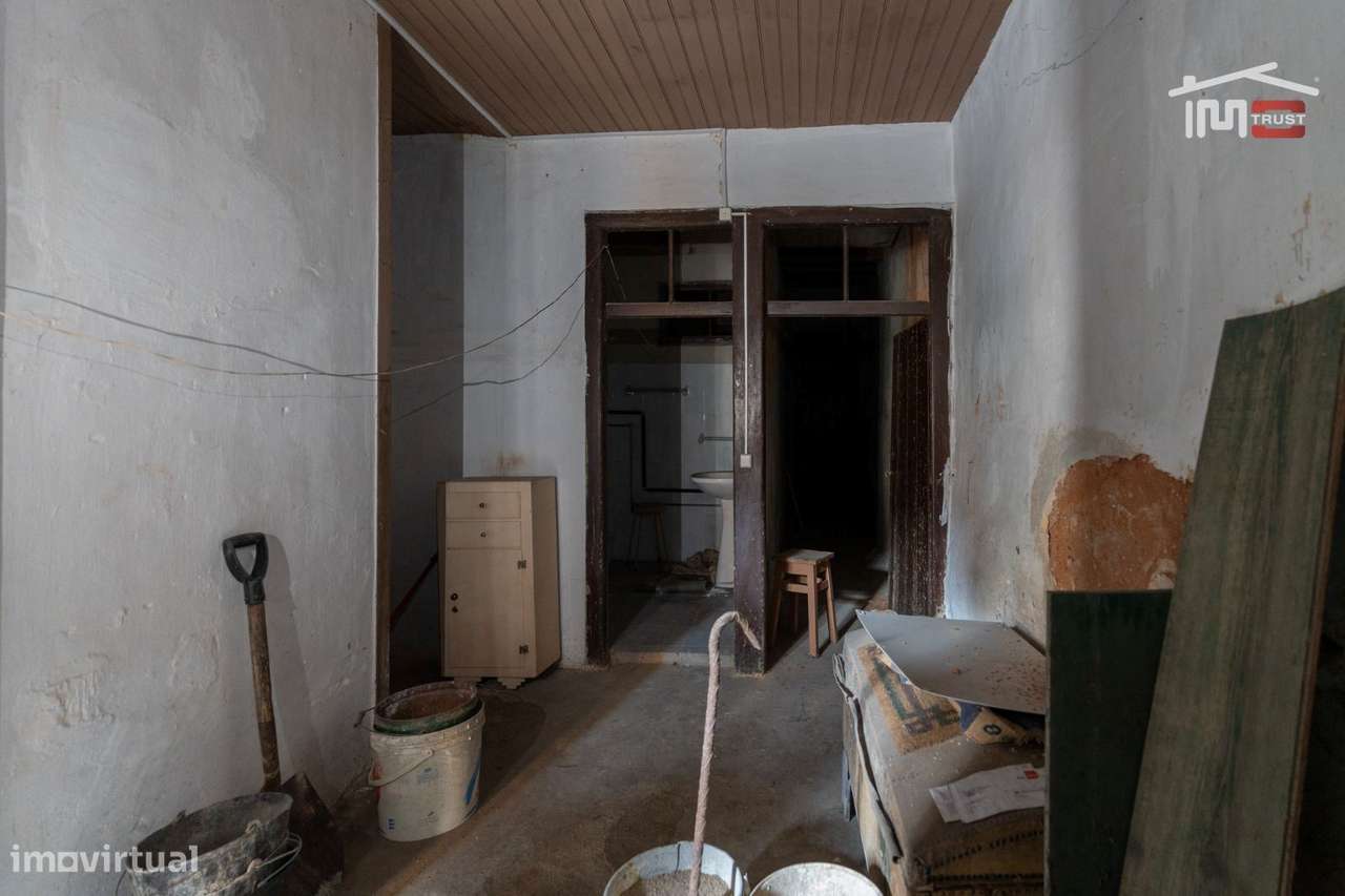 Moradia T2 com Projeto Aprovado em TOMAR já com telhado novo e isol...-5