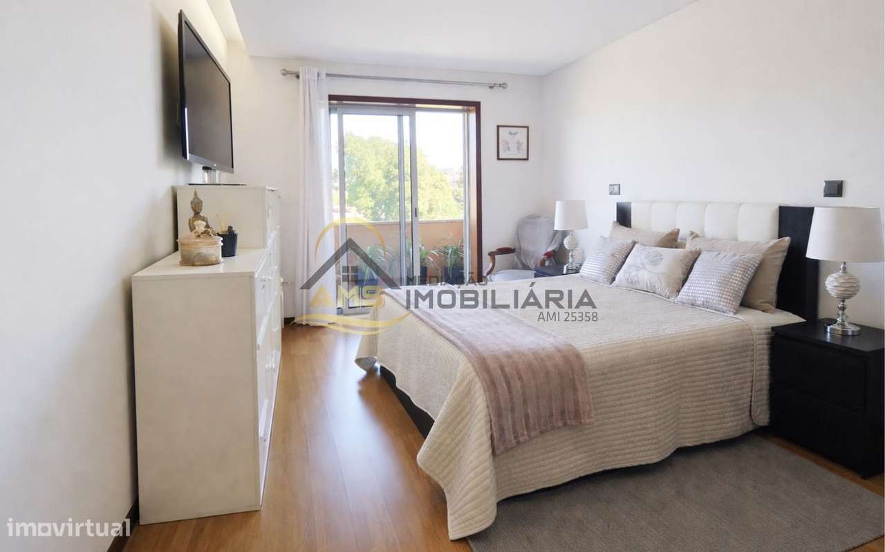APARTAMENTO T2 COM GARAGEM CENTRO DE FAFE-20