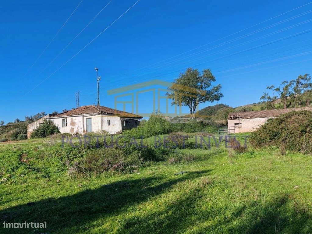 Herdade com construções à entrada de Portimão - Grande imagem: 5/16