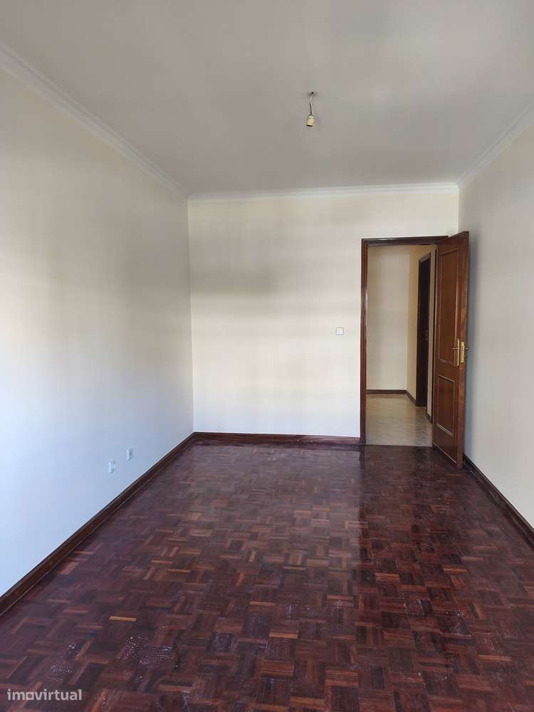 T2 Sintra, Urbanização da Cavaleira, Boas Áreas, Parqueamento.-15