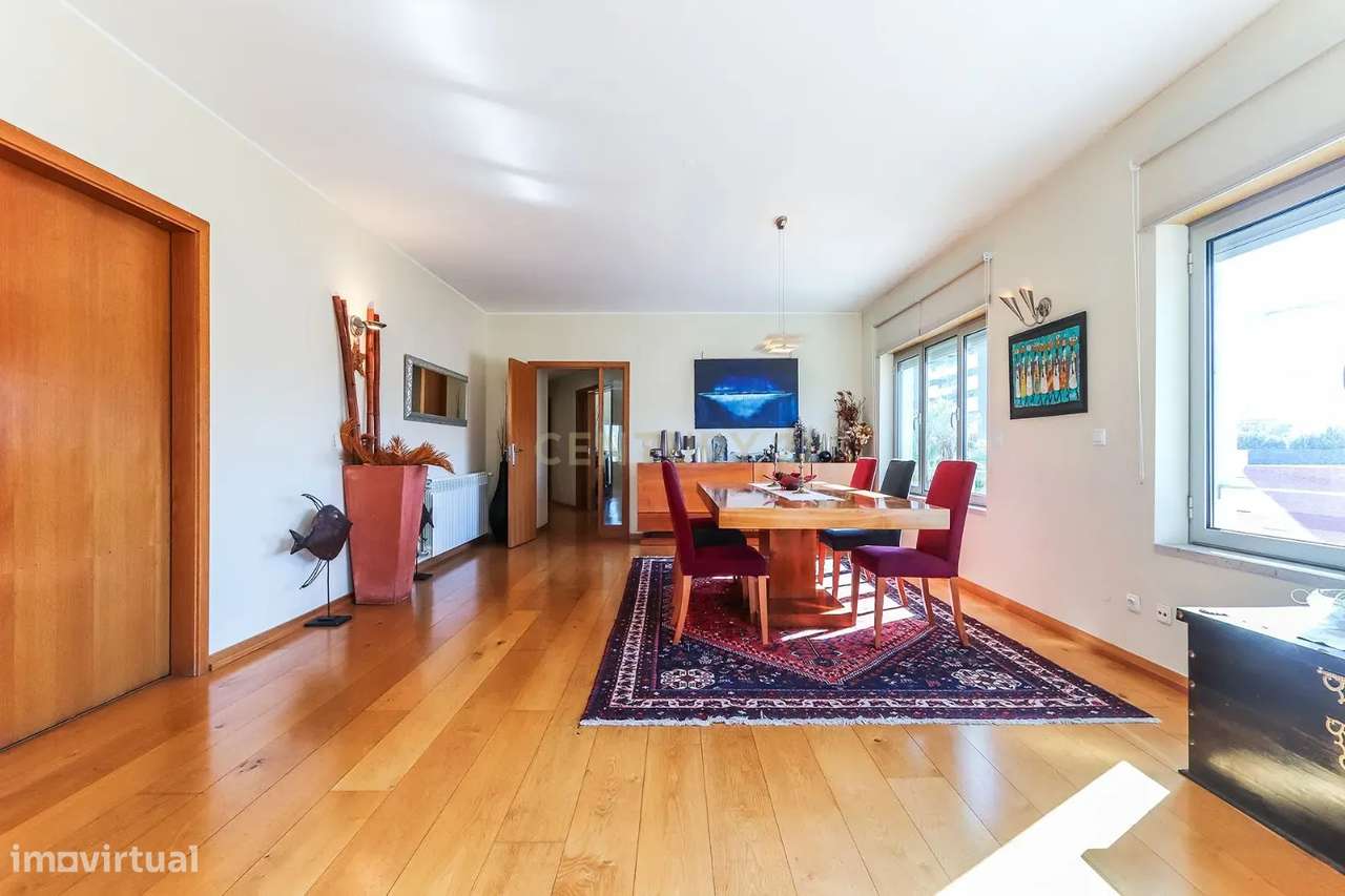 Espetacular apartamento T5 com terraço na parte sul do Parque das Naçõ - Grande imagem: 4/38