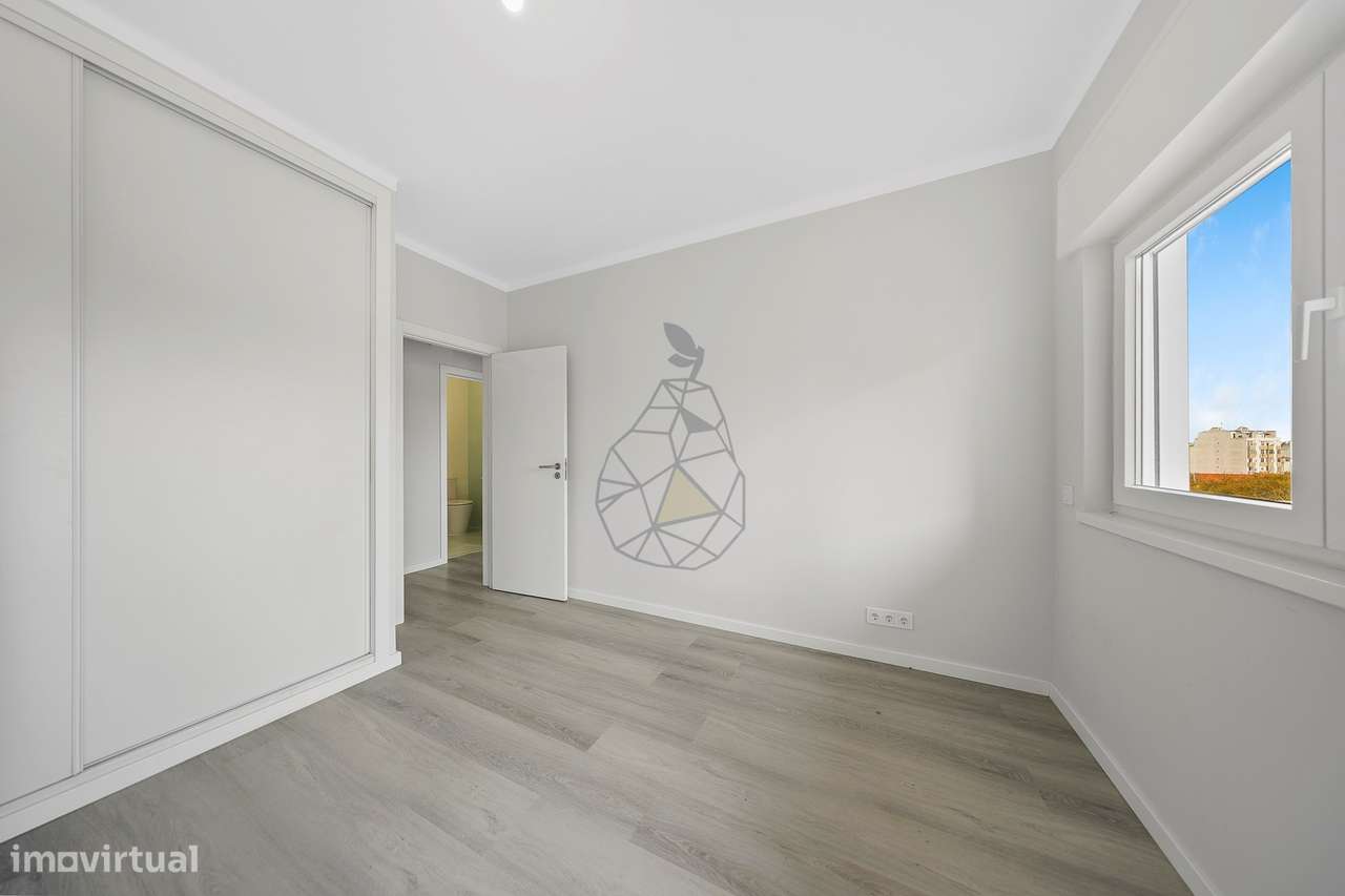 T3 central totalmente remodelado, com 2 casas de banho em Portimão-24