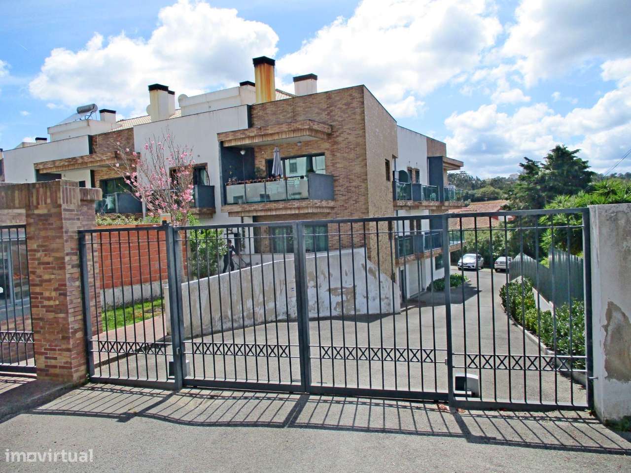 T2 com lugar estacionamento em condomínio fechado - Grande imagem: 2/4