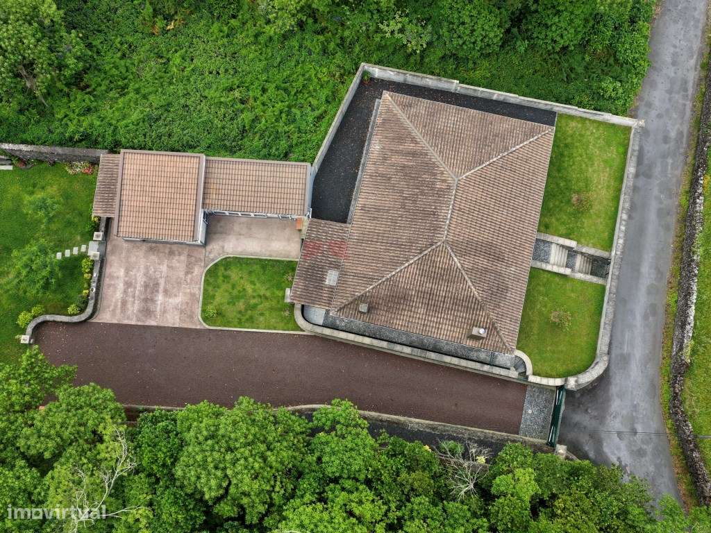 Moradia T3 Contemporânea com Grande Jardim em Rabo de Peixe , São M...-57