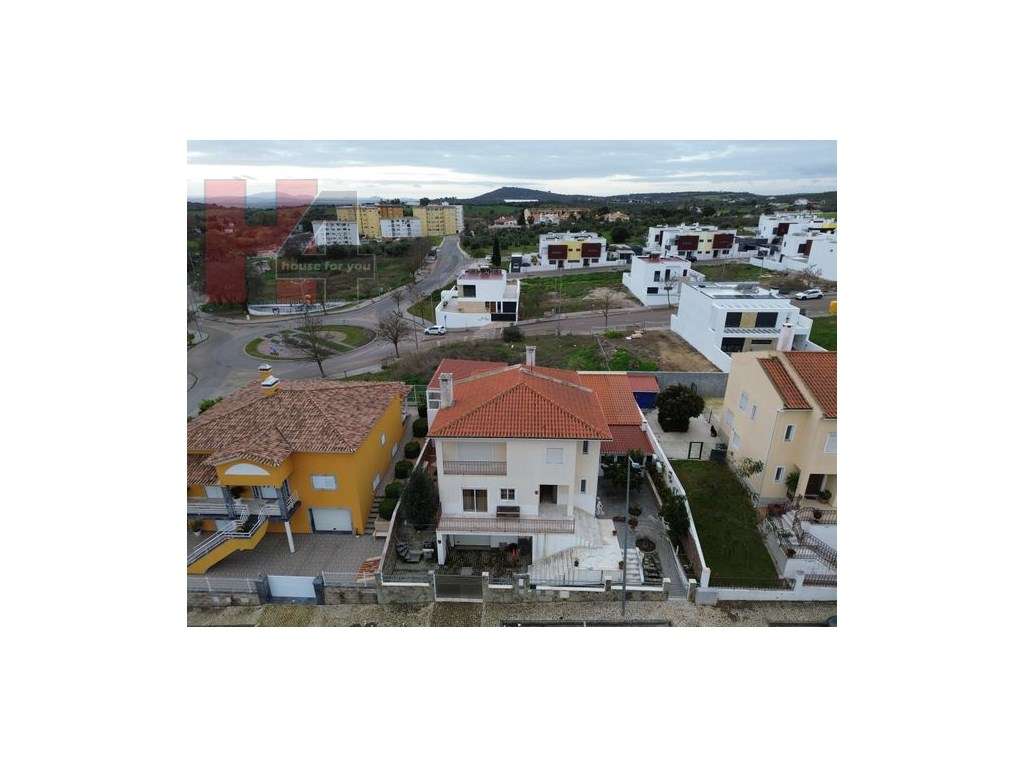 MORADIA T4 NO CENTRO DE ELVAS COM MAIS DE 500M² DE ÁREA-44