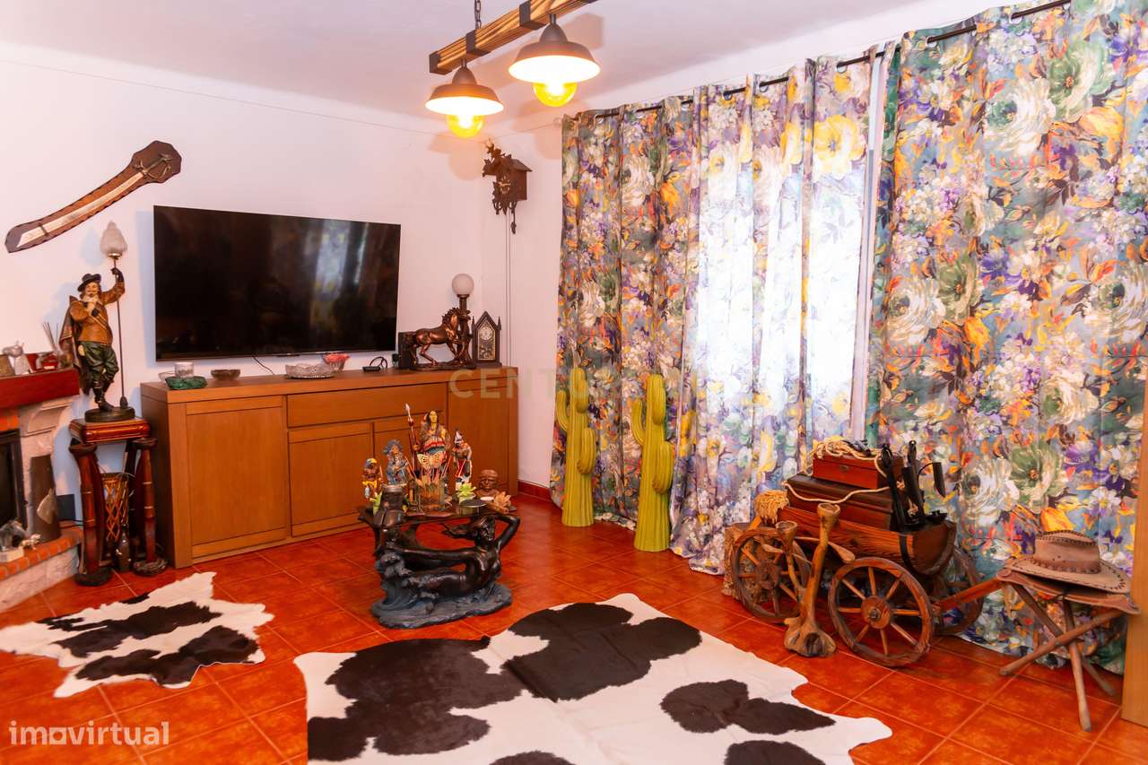 Charmosa Moradia T4 em Estremoz-11