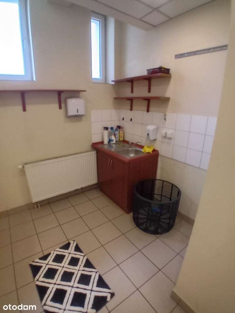 Lokal w centrum Żywca sprzedam-11